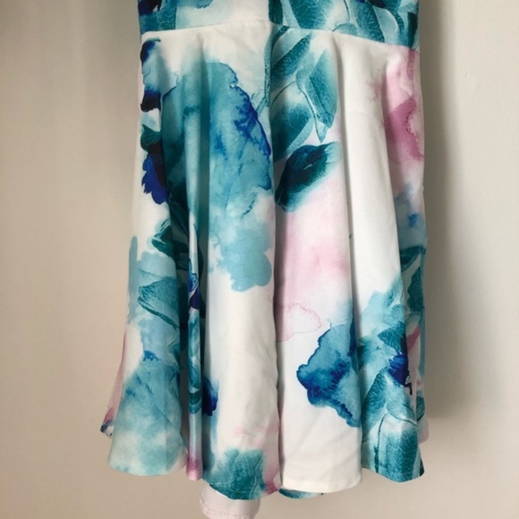 White and Green Fit and Flare Low Back Floral Mini Dress - Picture 7 of 7